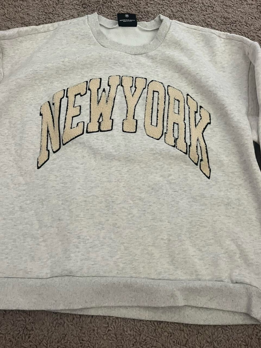NEWYORK Embroidered Arch Crewneck Sweatshirt - Light Gray